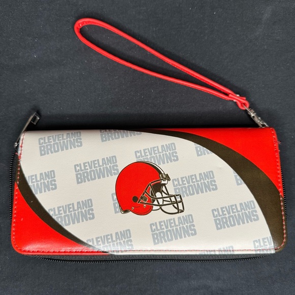 Cleveland Browns NFL Curve Zip Organizer Wallet, Little Earth Wristlet - Picture 1 of 8